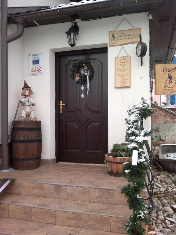 Restaurace A Penzion U Hasicu Климковице Экстерьер фото